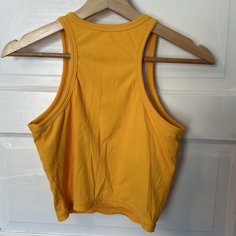Lined Ribbed Workout Tank - Picture 2 of 3